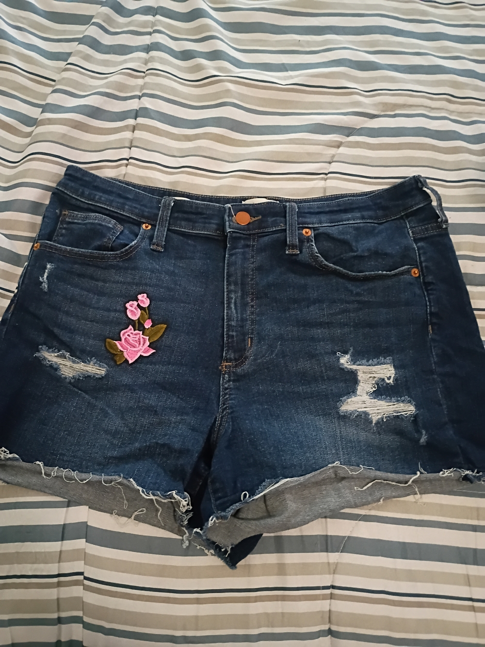 Universal Thread Dark Blue Distressed Denim Shorts with Pink Rose Patch